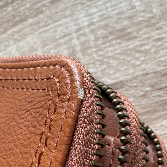 Universal Thread Double Pocket Wallet - Picture 4 of 5